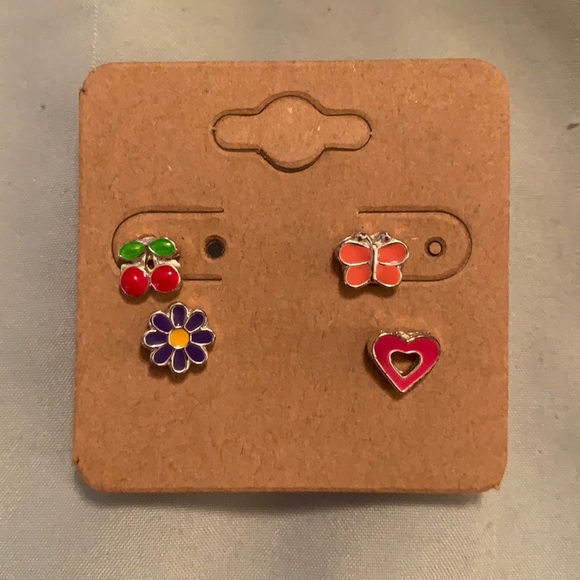 Studs - Picture 1 of 1